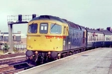 PHOTO  1982 CLASS 33 NO 33004AT LEAMINGTON SPA RAILWAY STATION A CLASS 33 DIESEL