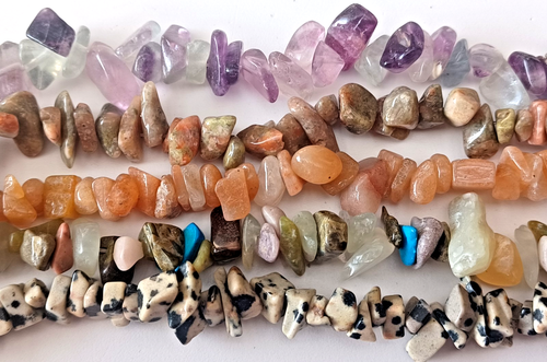 Menge 5 Jaspis, Aventurin Amethyst Multi Edelstein Chip Perlen ohne Verschluss Halsketten
