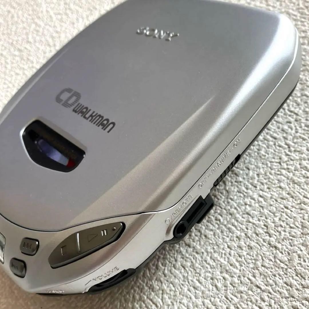 Sony D E404 Walkman Portable CD Player Box Included Genuine