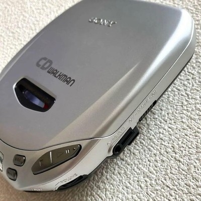 Sony D E404 Walkman Portable CD Player Box Included Genuine