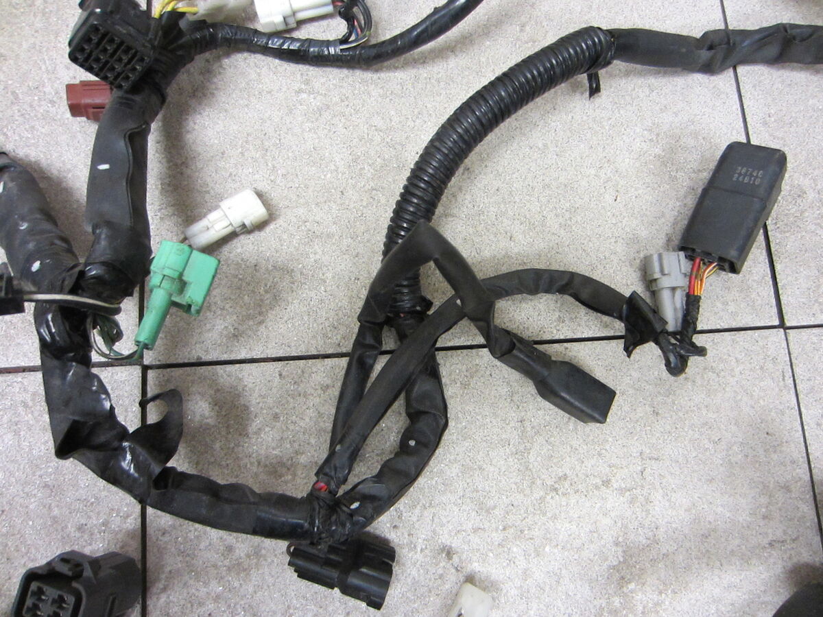 01-03 SUZUKI GSXR750 GSXR 750 OEM MAIN ENGINE WIRING HARNESS 01-03 SUZUKI GSXR750 GSXR 750 OEM MAIN ENGINE WIRING HARNESS