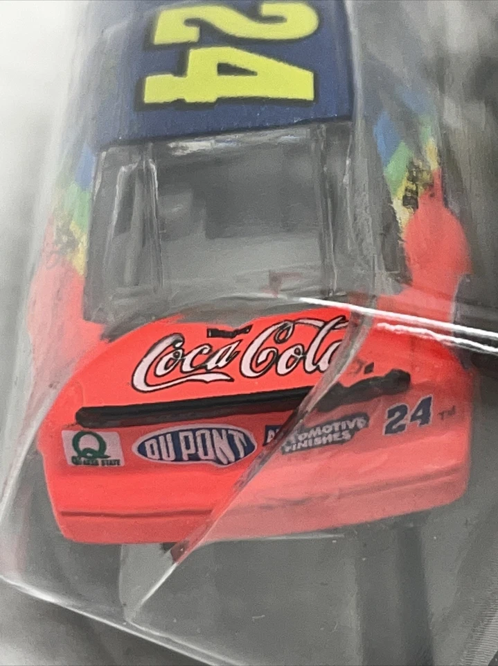 Jeff Gordon #24 NASCAR Dupont Chevrolet 1996 Revell 1:64 Scale Die Cast New - Image 4 of 4