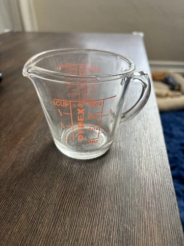 Vintage Pyrex 1 Cup 8oz Glass Measuring Cup #508 Red Print D-Handle - USA