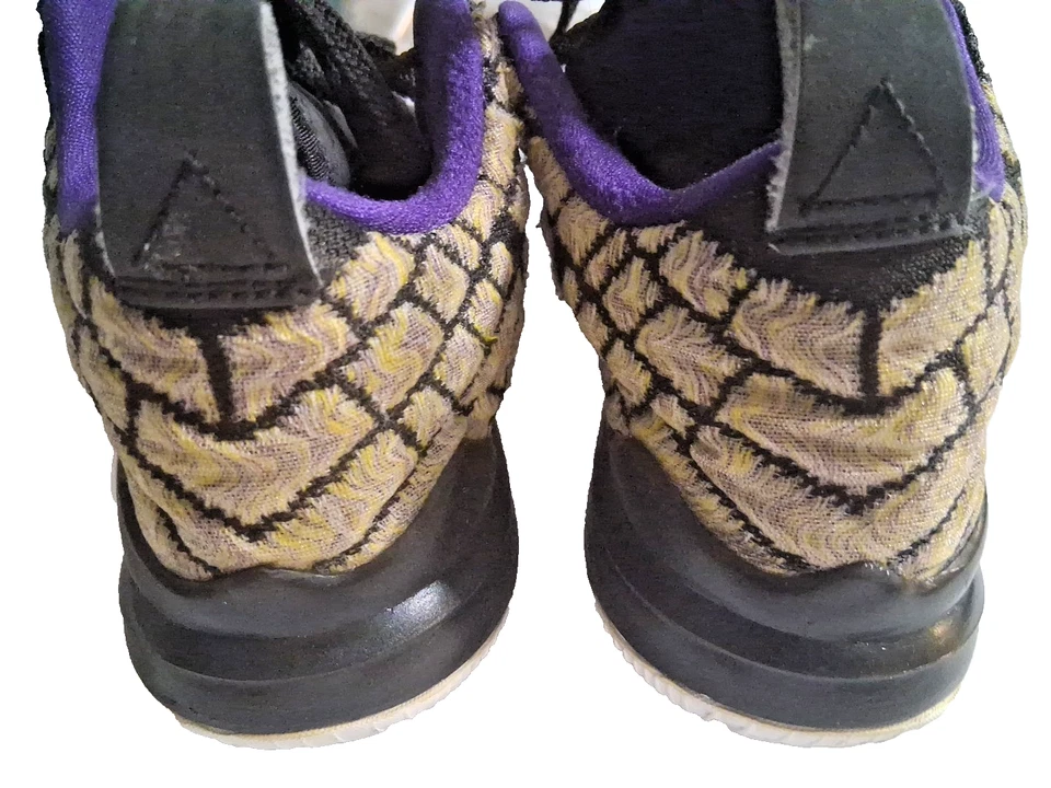 ZAPATOS NIKE LEBRON XVII 17 LAKERS BQ5594-004 JÓVENES 2 AÑOS NEGRO PÚRPURA HI TOP NIÑOS Foto 4 de 4