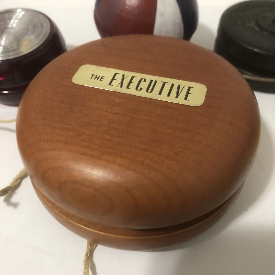 Lot of 11(70s) Duncan Yo-Yos - Butterflies +++Vintage / Rare Wooden and Plastic - Image 2 of 4