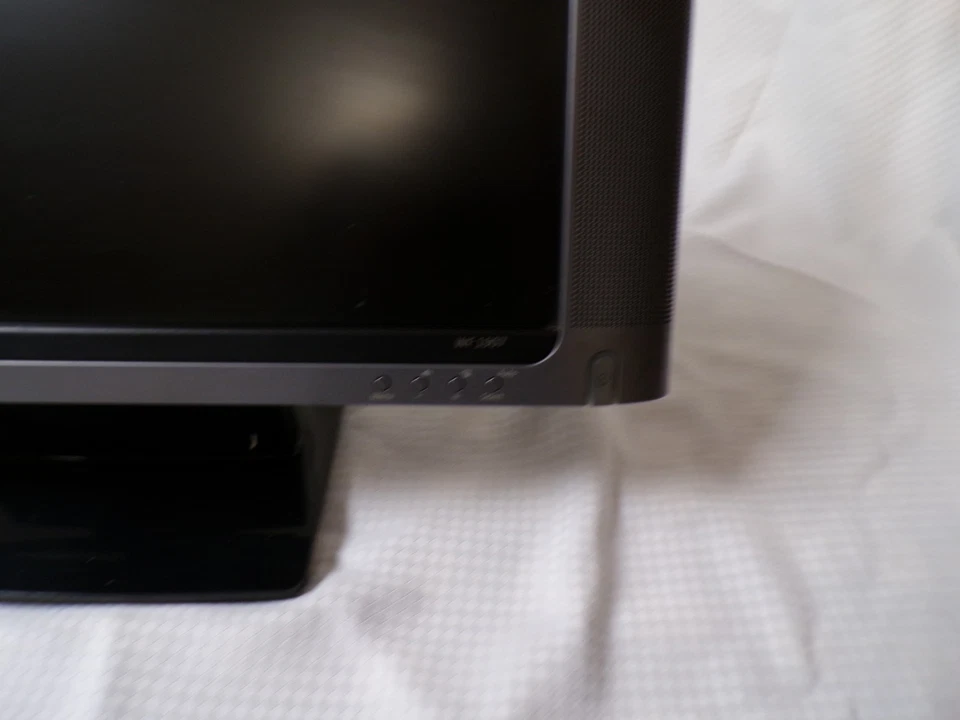 Compaq Presario WF1907 19" Widescreen LCD Computer Monitor Built in Speakers - Image 3 of 4