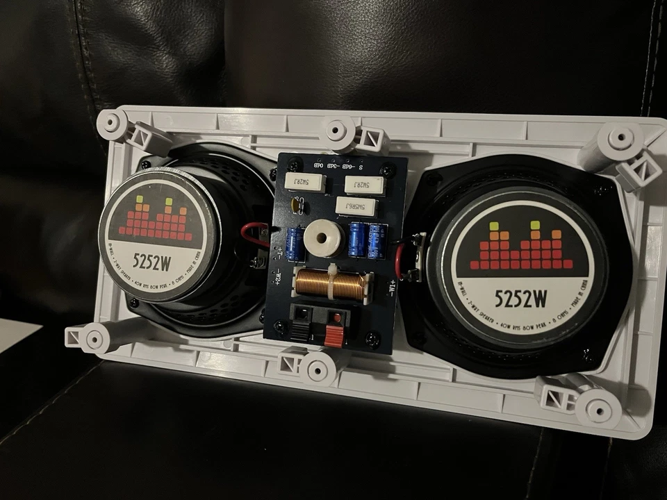 ALTOPARLANTE CANALE CENTRALE A PARETE 5,25* 2 VIE crossover integrato - Immagine 3 di 4