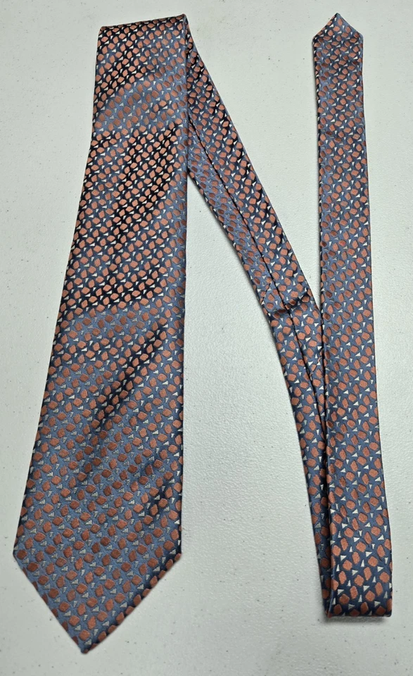 Corbata Charvet Jacquard Seda Brillante Plata y Rosa Geométrico Mosaico 57 x 3 7/8 Foto 3 de 4