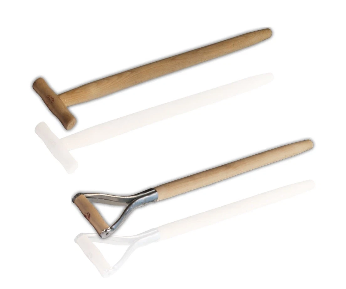 Spade shovel handle outlet
