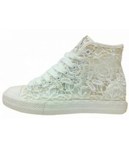 sneakers in pizzo bianche