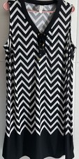 TACERA womens v neck seeveless zigzag mini dress black/white sz 2X