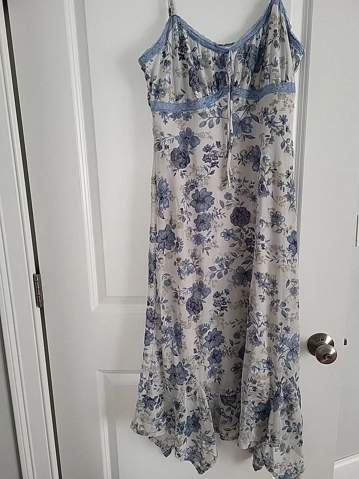 Blue And White Floral 90s Inspired Slip Dress - Image 4 of 4