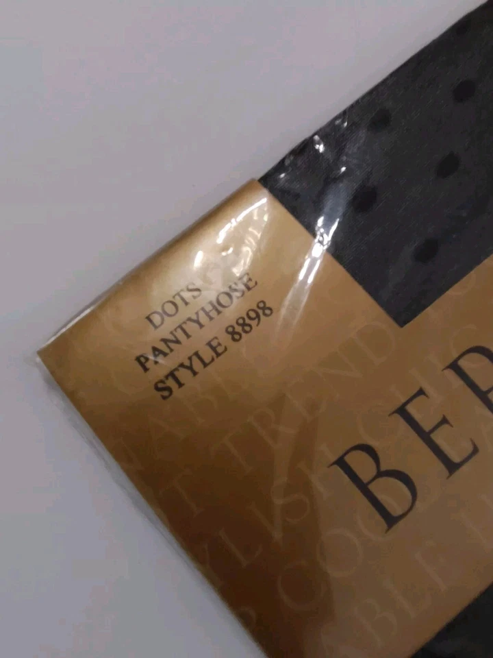 Колготки винтажные Berkshire Black Dot размер 3-4 сделано в США - Изображение 3 из 4