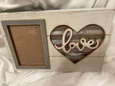 New Valentine's Rustic Distressed Wood and Metal Love 4x6 Picture Frame