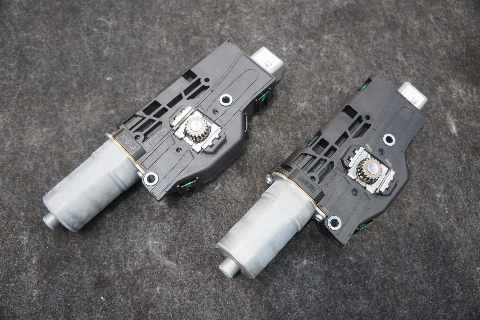 Set 2 Left Right Sunroof Glass Shade Motor Drive Unit 673012082 Maserati Grecale