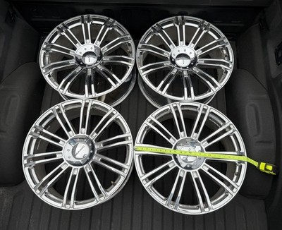 22  KMC KM677 D2 Chrome - Set of 4 - 22X9.5 5X115/5.5 35MM (KM67722926235)