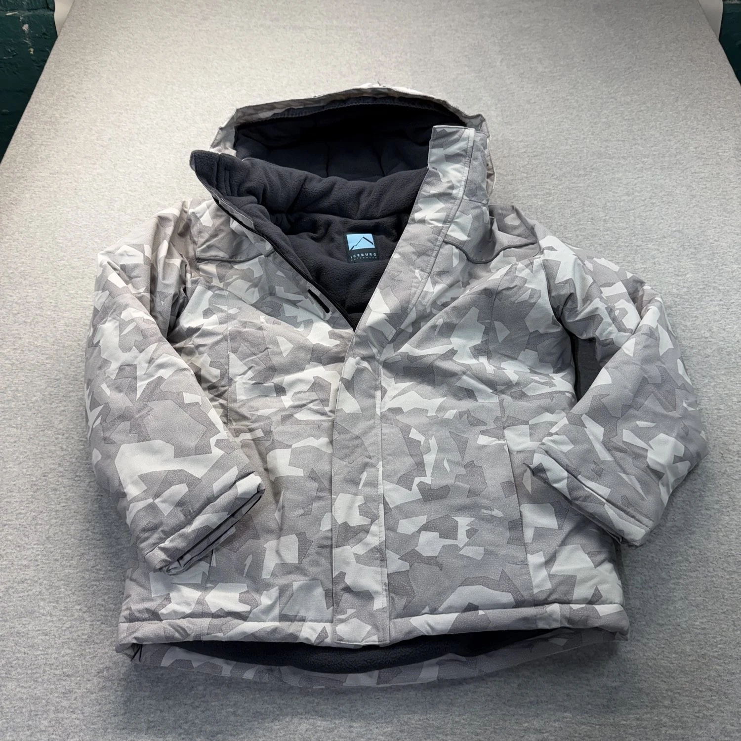 Iceburg Kids Hooded Ski Jacket Gray White Camo Insulated Fleece