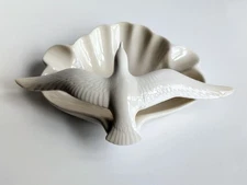 Soaring Dove Ivory Colored Ashtray Trinket Dish Soapdish 8in wide Excellent Cond