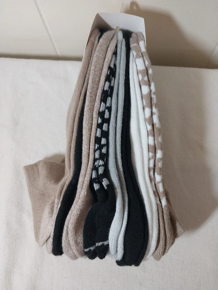 Bearpaw Damas 8 Pares Calcetines Súper Suaves No Show Neutrales y Negros Foto 4 de 4