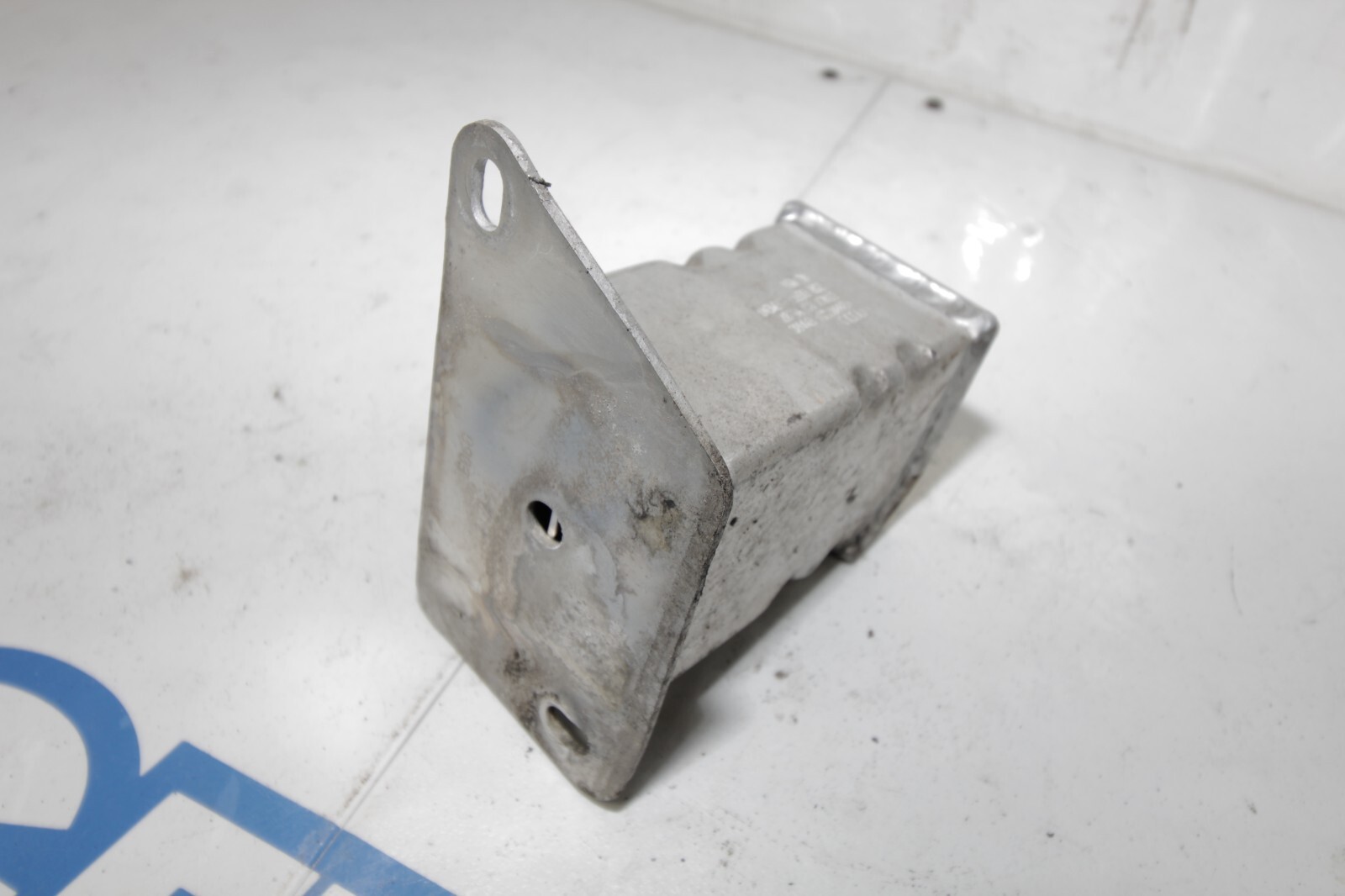 08-13 AUDI R8 4.2L V8 OEM LH LEFT DRIVER FRONT BUMPER BRACKET 420807551 FACTORY