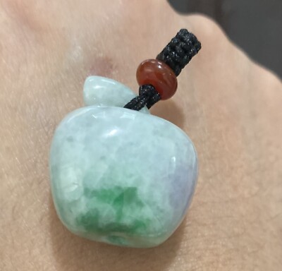GRADE A JADEITE JADE APPLE STYLE PENDANT 