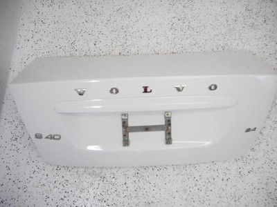 Trunk lid open volvo