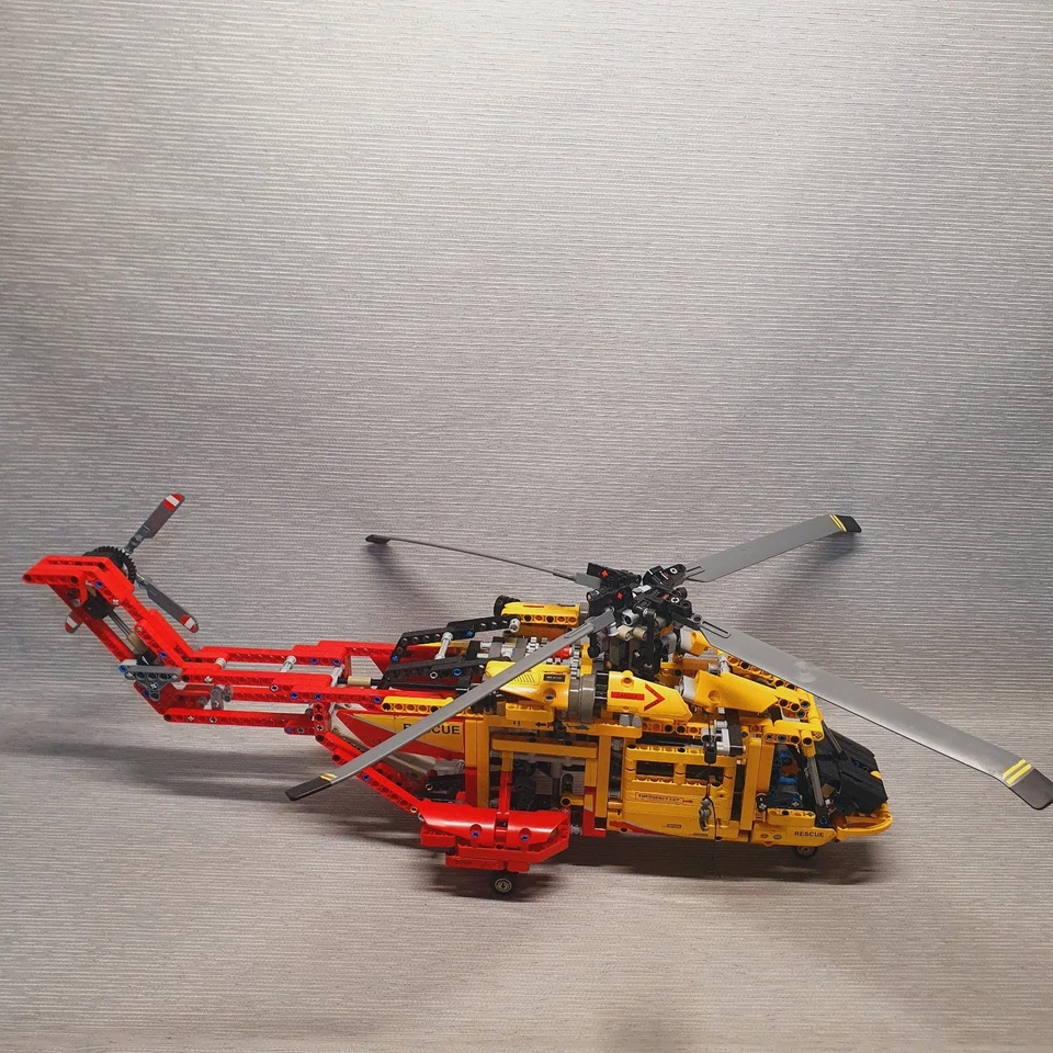 LEGO Technic 9396 Helicopter, photo 4 of 5