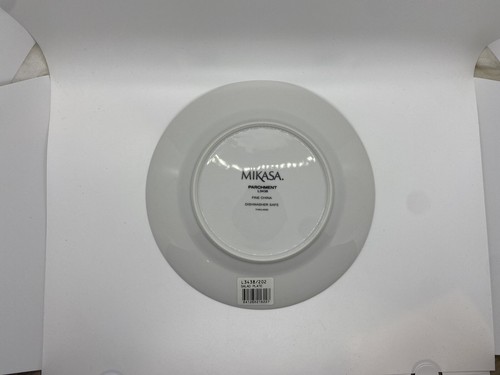 Mikasa Fine China L3438 Parchment Salad Plates - Thailand - NEW - Set of 2 - Picture 6 of 8