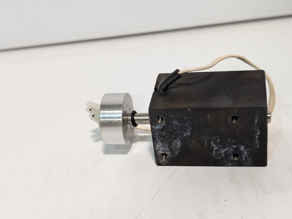 Harting 08 335 0101 22 Type 2 Solenoid Bucket Motor, 143K992H01 - image 3 of 4