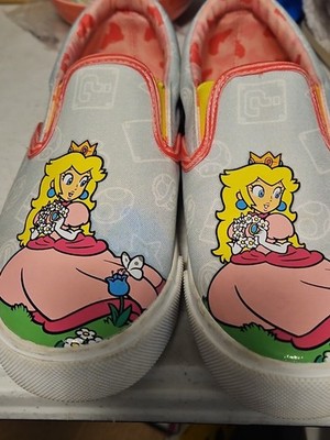 SUPER MARIO GIRLS Princess  PEACH SLIP ON SHOES SIZE 4 