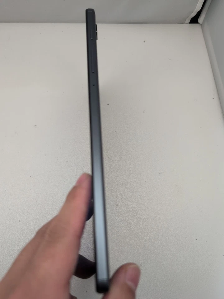 Samsung Galaxy TAB A7 Lite SM-T220 WiFi Only 32GB 8.7 inches - Great Condition - Image 4 of 4