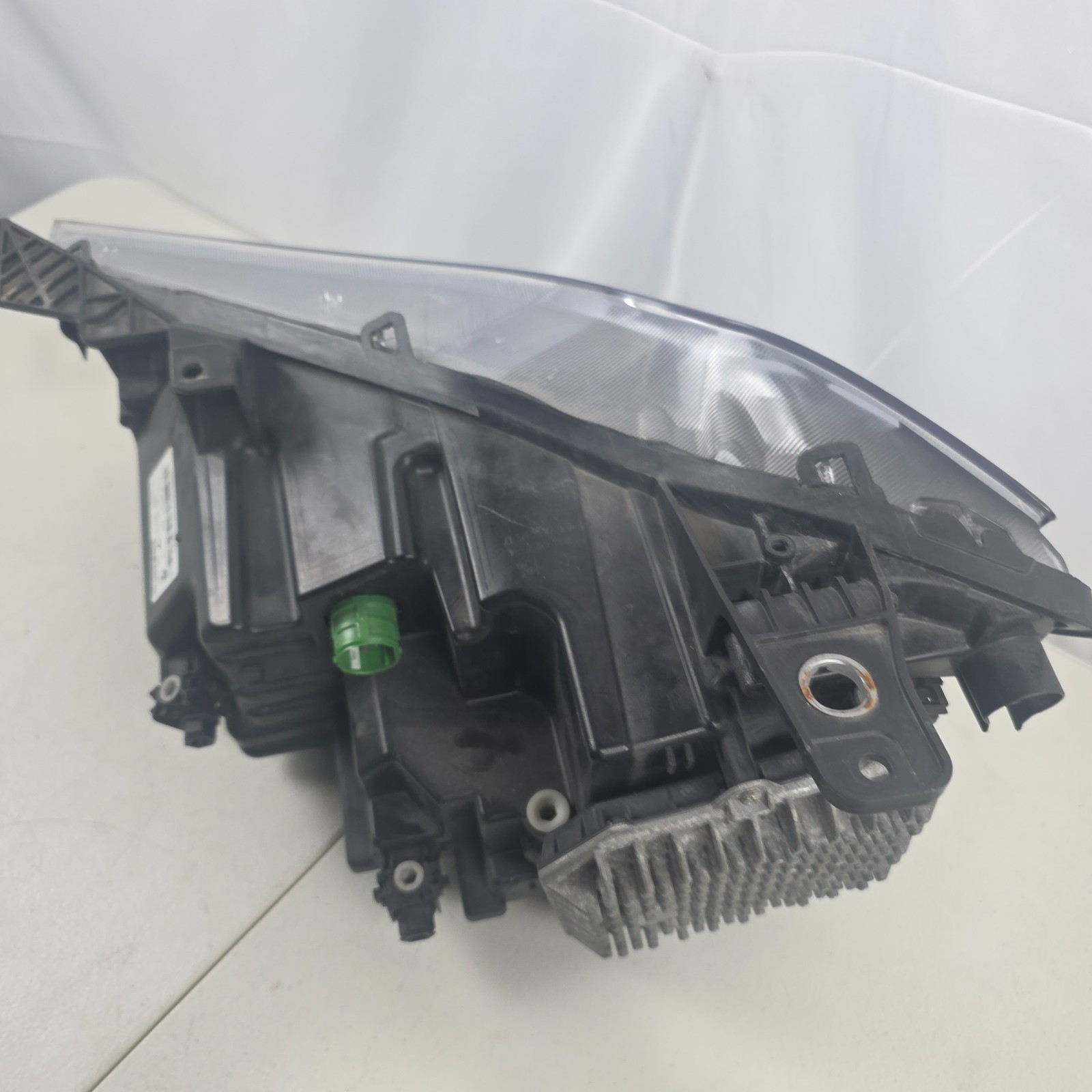 Maserati Ghibli RIGHT Headlight P/N 00670100984