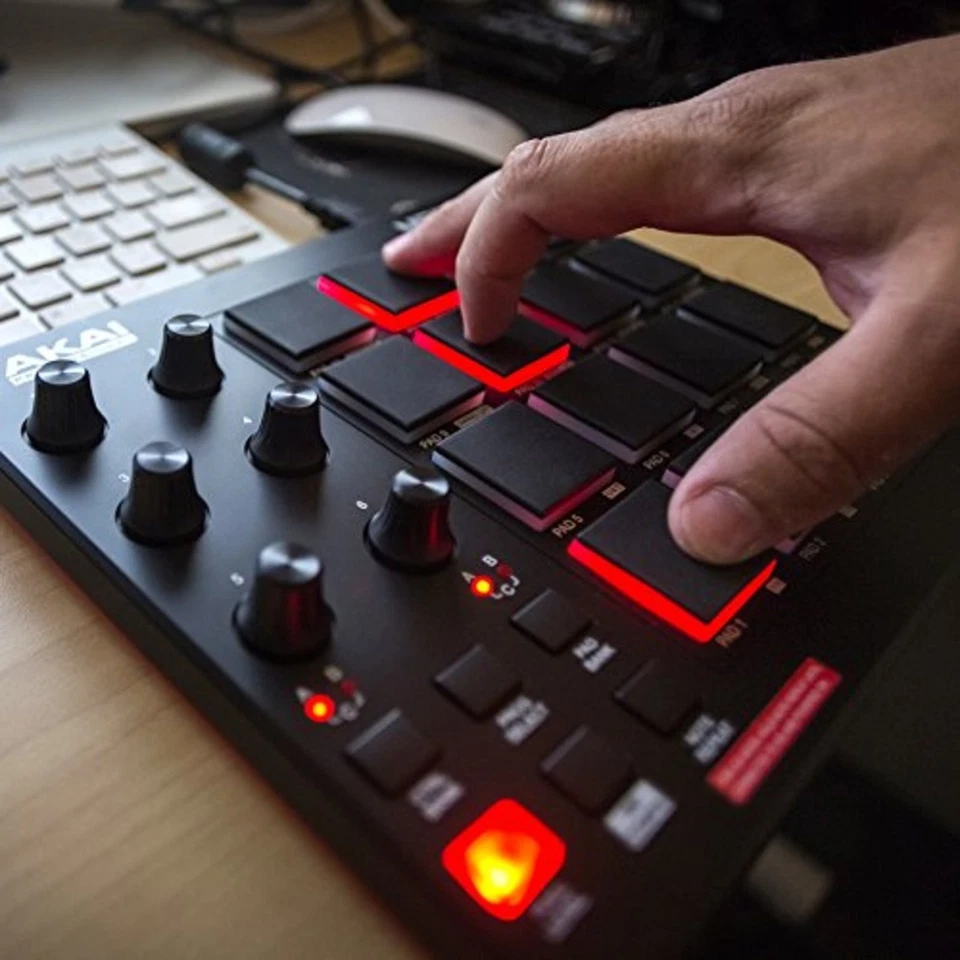 Akai Professional MPD218 | 16 MIDI Drum Pads Controller F/S Mit Tracking# Japan - Bild 2 von 4