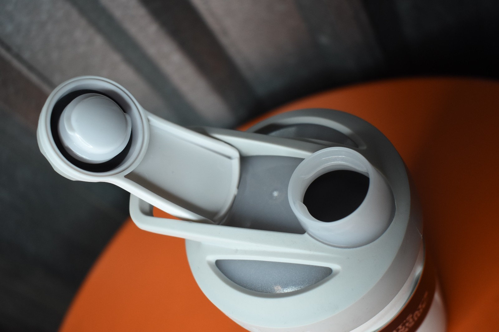 Blender Bottle Insulated 24 oz Strada Twist Cap White - New