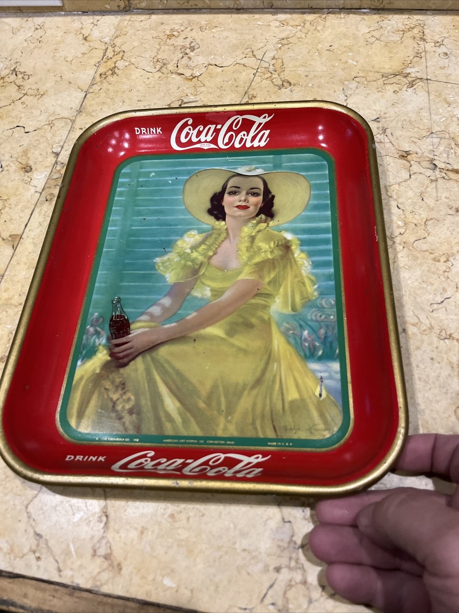 1938 COCA-COLA TIN LITHOGRAPH ADVERTISING TRAY LADY IN YELLOW