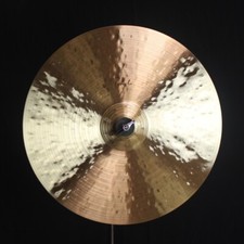 Paiste 16" Signature Traditionals Thin Crash - 932g video demo
