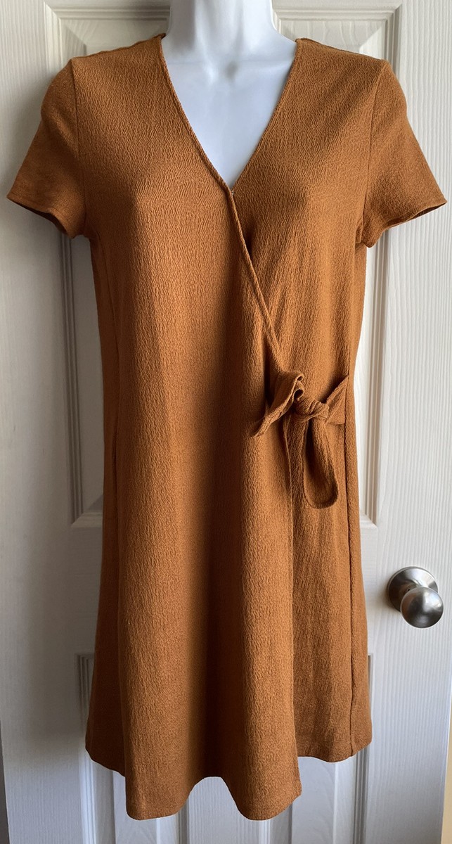 texture & thread short sleeve side tie dress Madewell Texture & Thread Short Sleeve V-Neck Side Tie Wrap Dress Brown  Size M