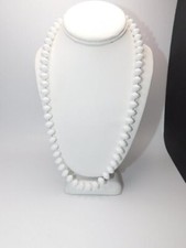 A819-VINTAGE NECKLACE WHITE PLASTIC BEADS CLASSIC LOOK 24"