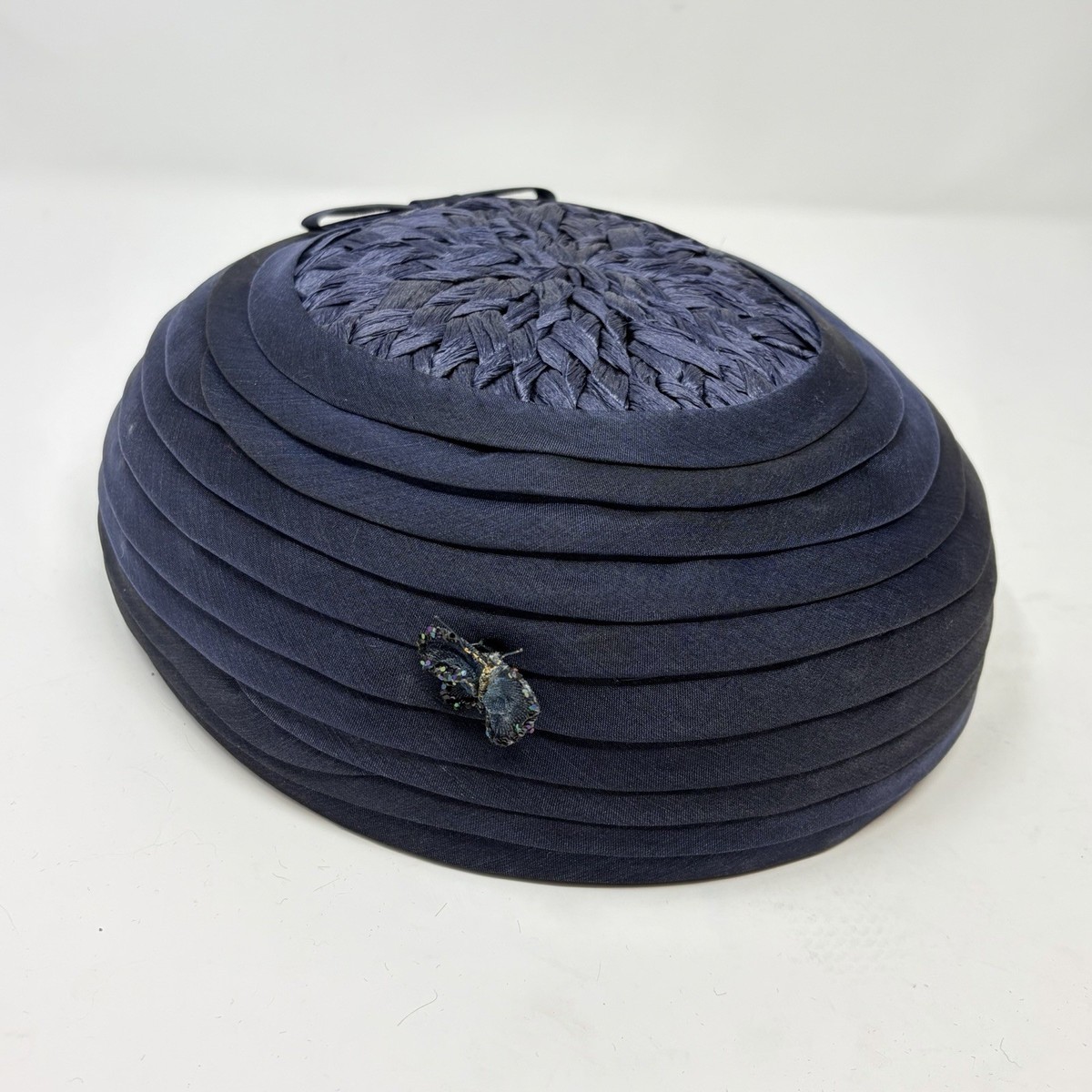 Vintage 1960s Navy Pillbox Hat Raffia Silk Faille Size 22  display picture 3