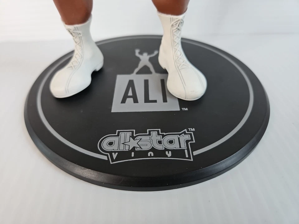 Muhammad Ali Action Figure Card Upper Deck All Star Vinyl 10" Collectable 2009 - Image 4 of 4