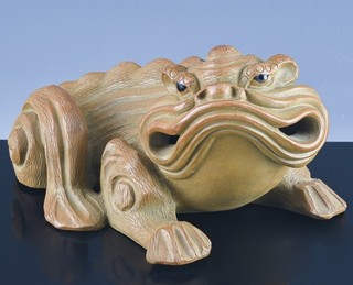 VERY FINE YIXING ZISHA CLAY ENAMEL LUCKY FROG TOAD FIGURE ARTIST INSCRIBED