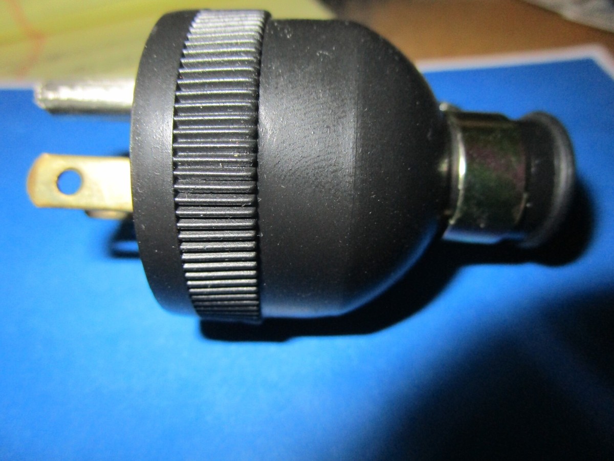 NEMA 5-15 ~ 15 AMP 125 VOLT XD 520 PLUG LISTED 44W9 ~ E304370