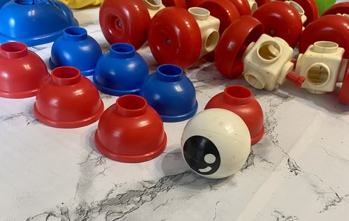Tomy POPOIDS Set Wheels People Set Mixed Lot Pieces Vintage Over 250 Pieces! - Picture 3 of 13