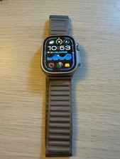 Apple Watch Ultra 2 Titanium Natur mit Alpine Loop Indigo L