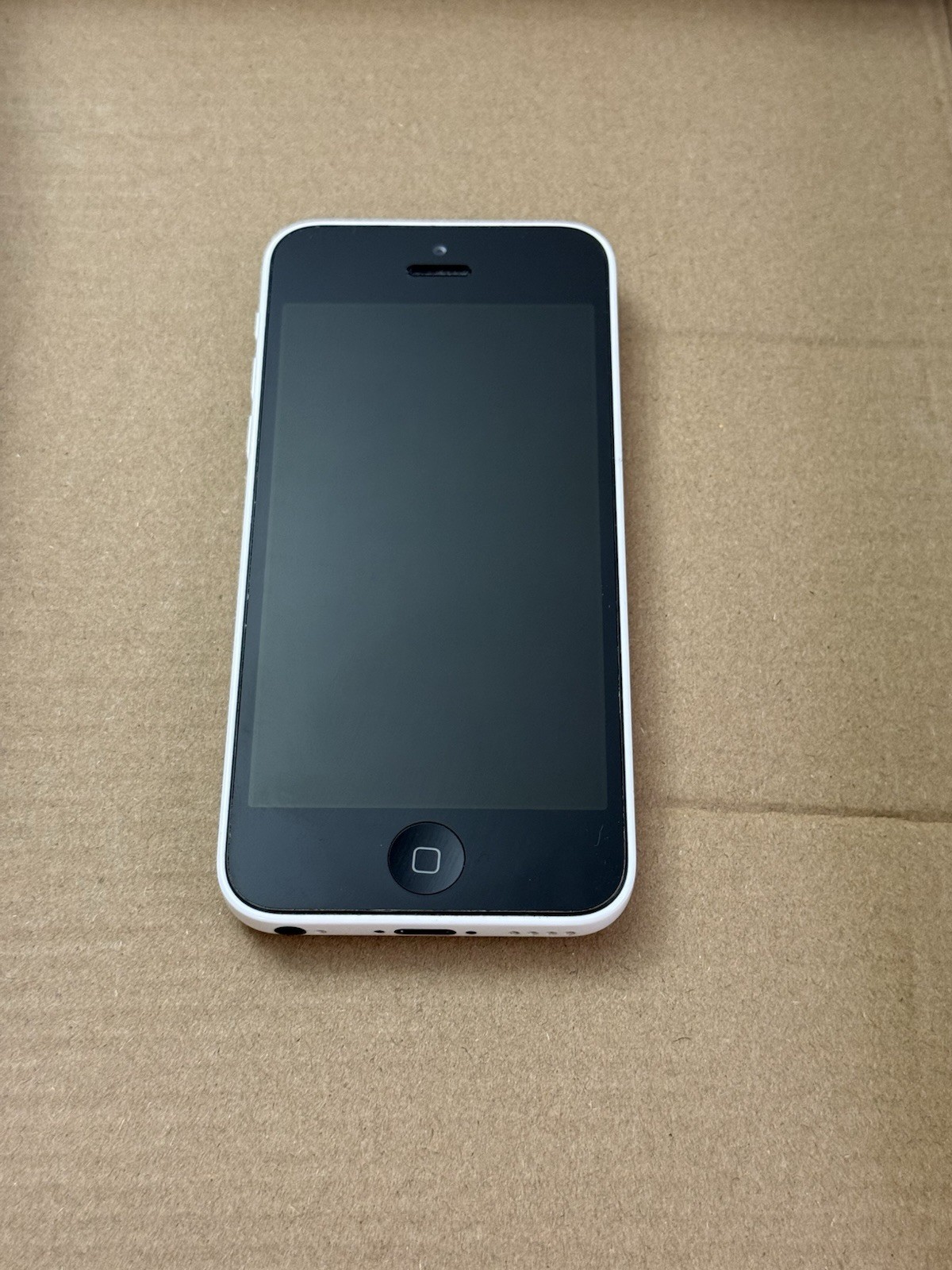 Apple iPhone 5c- Unlocked 16 GB- White in color