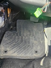 2009-20010 Honda Fit Floor Mat Set Black Oem Rubber All Weather Full Set Logo 2009-20010 Honda Fit Floor Mat Set Black Oem Rubber All Weather Full Set Logo