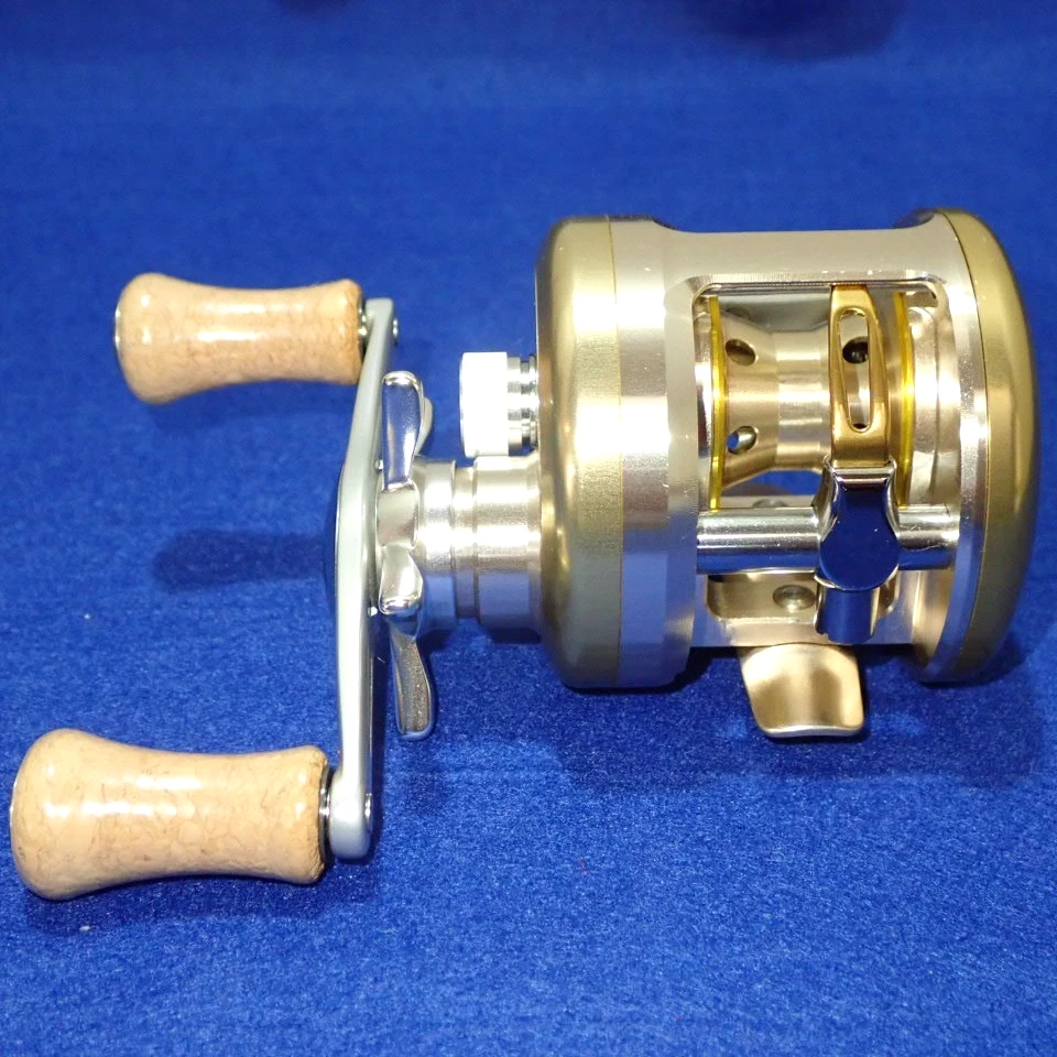 Carrete de fundición de cebo JDM descontinuado Daiwa Millionaire CV-Z 203 hecho en Japón Foto 4 de 4