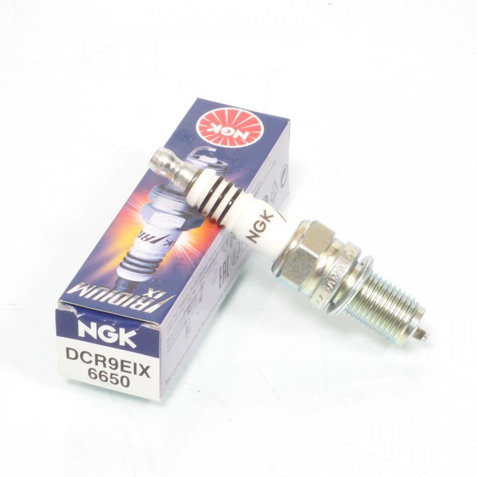 Bougie NGK pour entretien complet allumage Ducati 748 R neuf