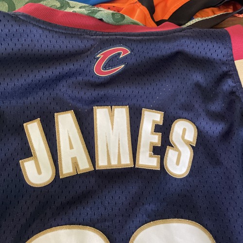 Maglia LeBron James Cleveland Cavaliers #23 blu navy autentica Adidas taglia 3XL +2 - Foto 11 di 12