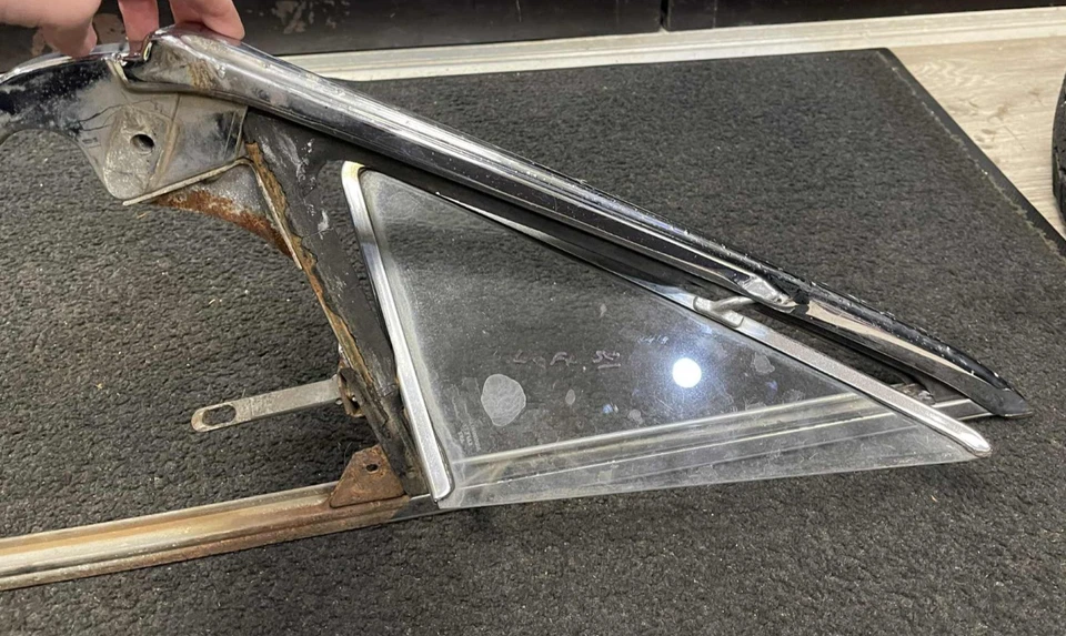 OEM 1963-1964 LH Sedan Vent Window Frame Buick Cadillac Pontiac Chevy P# 5715085 - Image 4 of 4